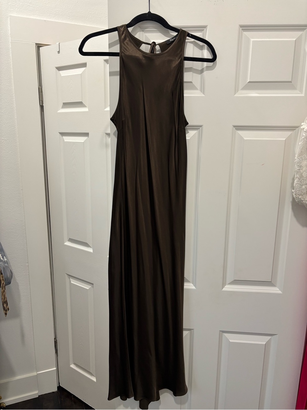 RAILS Sleek Brown Maxi Dress – Sleeveless Round Neck